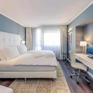 4* Szálloda Mercure Raphael