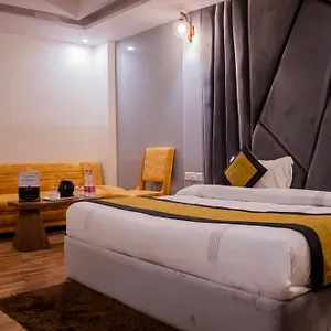**** Отель Airport Near Delhi International Airport Индия